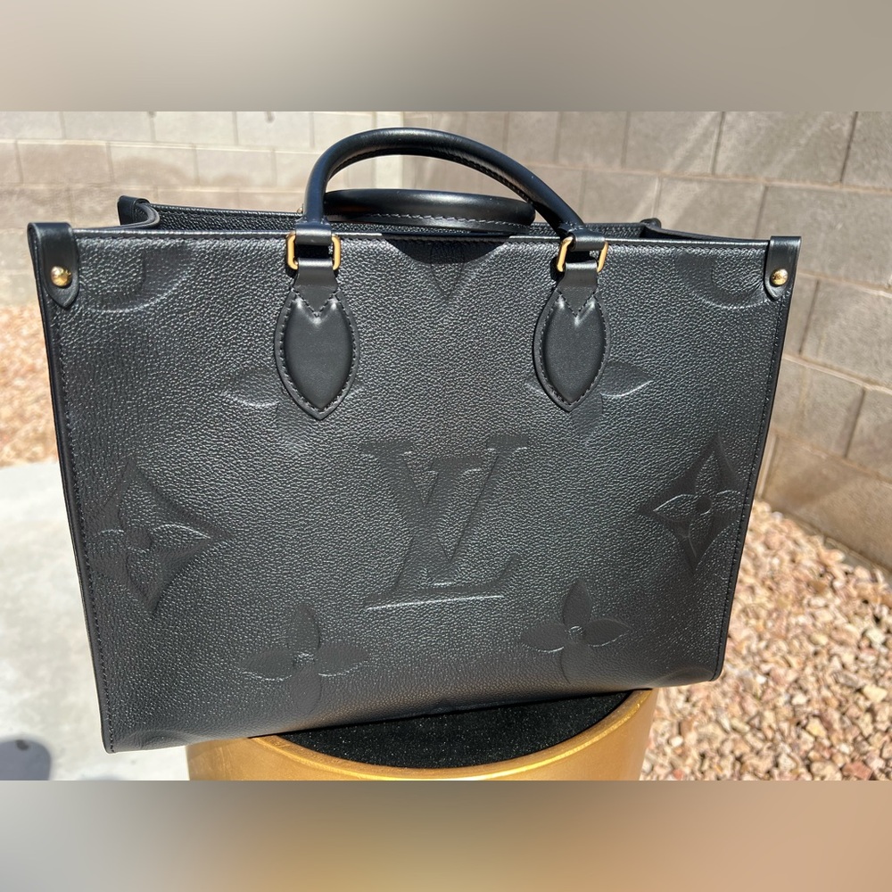 Louis Vuitton On The Go MM Black Monogram Tote - Picture 3 of 16